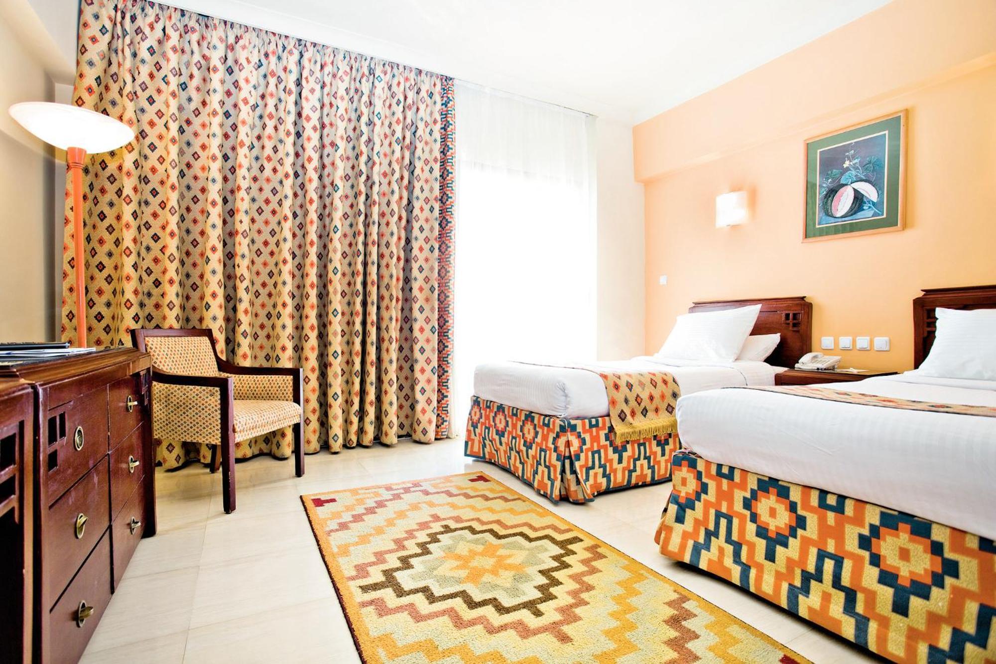 Sunrise Holidays Resort -Adults Only Hurghada Ruang foto A room at the hotel