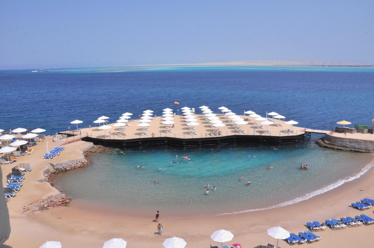 Sunrise Holidays Resort -Adults Only Hurghada Bagian luar foto The beach at the Hilton Taba