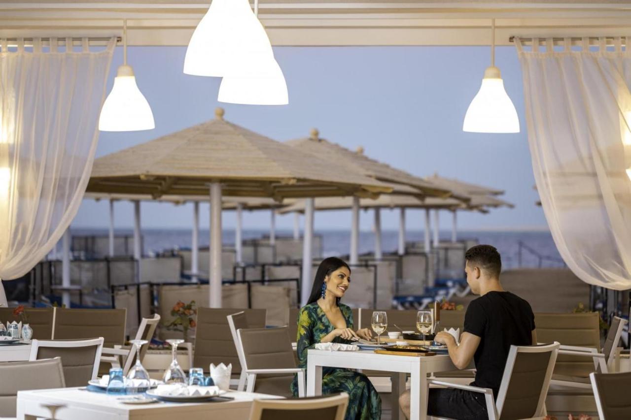Sunrise Holidays Resort -Adults Only Hurghada Bagian luar foto The restaurant